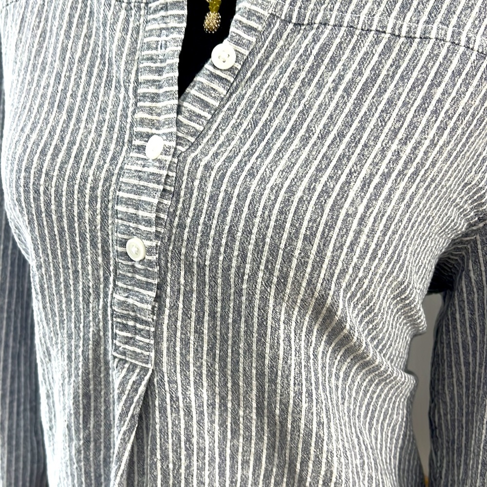 Universal Thread Striped Button-Up Top, Size XXL - Picture 3 of 10